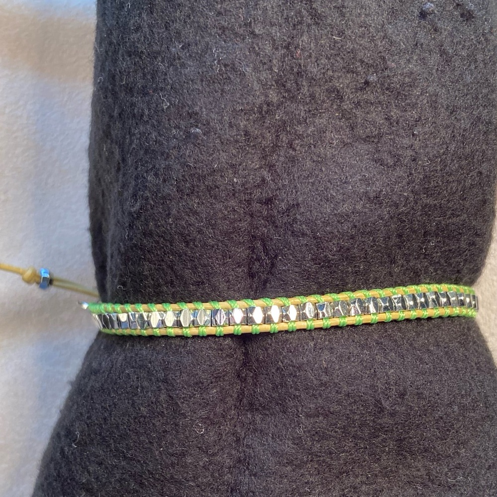 Stella & Dot, green wrap bracelet,‎ silver tone beads